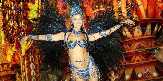 Η εκθαμβωτική εμφάνιση της Irina Shayk στο καρναβάλι του Ρίο ντε Τζανέιρο