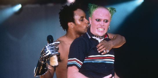 Keith Flint: Το τρομακτικό, επικίνδυνο πρόσωπο των Prodigy