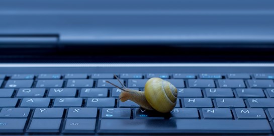 Γιατί είναι τόσο αργό το ίντερνετ στην Ελλάδα