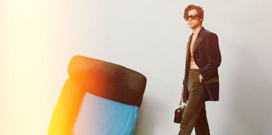 Η απελευθερωμένη ματαιοδοξία του Harry Styles με τις ευλογίες του οίκου Gucci