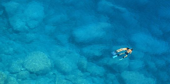 To &#39;εναλλακτικό&#39; νησί που εκθειάζουν τα ξένα ΜΜΕ