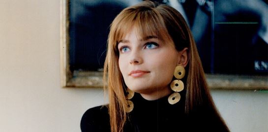 Η Paulina Porizkova καλωσόρισε το 2023 γυμνόστηθη