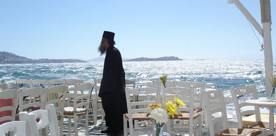 Η εύλογη απορία για τα νέα μέτρα και τους ιερείς