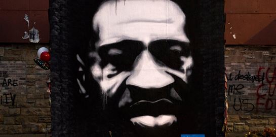 Ξεκινά η δίκη για τη δολοφονία του George Floyd