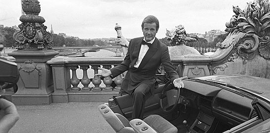 Κι αν ο καλύτερος Bond όλων των εποχών ήταν ο Roger Moore;