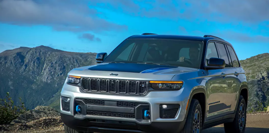 To φρέσκο πρόσωπο του Jeep Grand Cherokee