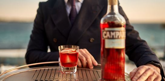 Όταν το Campari συνάντησε το Negroni: Γιορτάζοντας ένα εμβληματικό cocktail