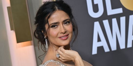Η Salma Hayek πλέον χρησιμοποιεί το επώνυμο του συζύγου της