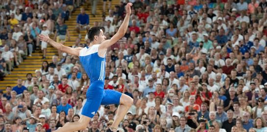 O Μίλτος Τεντόγλου ήταν αφόρητα κουλ πριν το ρεκόρ του