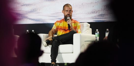 Όσο ο Elon Musk διεκδικούσε το Twitter, ο Jack Dorsey ετοίμαζε την επιστροφή του