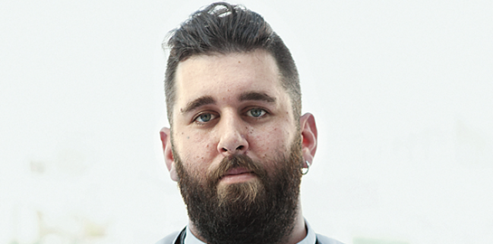 Ο Χάρης Νικολούζος παραμένει λάτρης της παράδοσης