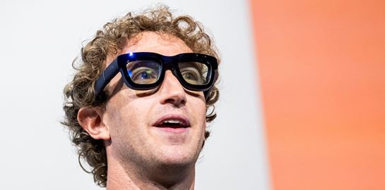 Το &#39;τέλος των smartphones&#39; βλέπει ο Mark Zuckerberg