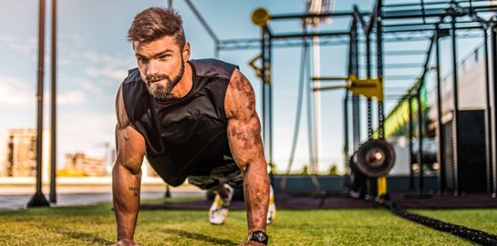 Τρικ από έναν κορυφαίο trainer για περισσότερα push-ups