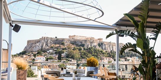 Το Manouka δεν είναι μία ακόμη ταράτσα στο κέντρο της Αθήνας