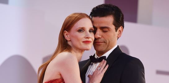 O Oscar Isaac, Jessica Chastain και το πολυσυζητημένο τους φιλί on camera