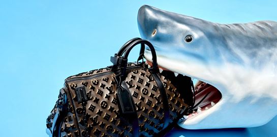 Ο Virgil Abloh δεν σταματά να ανανεώνει το εμβληματικό σακίδιο του Louis Vuitton