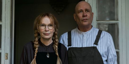 Η σκοτεινή ιστορία πίσω από το The Watcher του Netflix