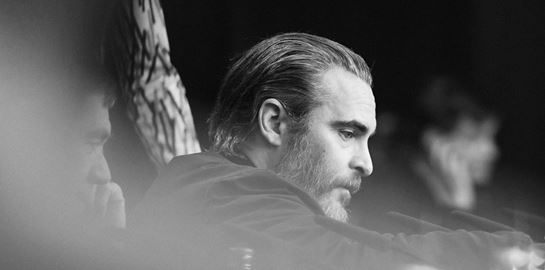 Η πρώτη εικόνα του Joaquin Phoenix στο σίκουελ του Joker