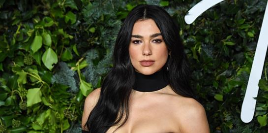 Η Dua Lipa ρίχνει άκυρο στο Μουντιάλ του Κατάρ