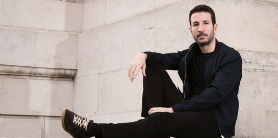 Alex Michaelides, πώς είναι να είσαι o #1 συγγραφέας στα best sellers των New York Times;