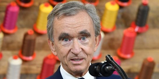 O Bernard Arnault γίνεται όλο και πιο πλούσιος
