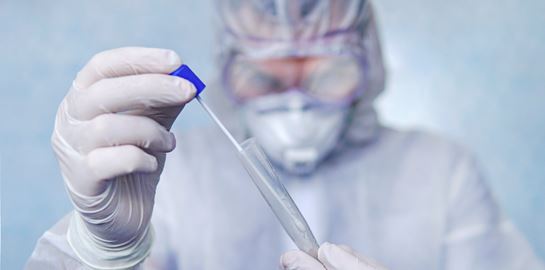 3 επιστήμονες προειδοποιούν για την έξαρση των κρουσμάτων κορονοϊού