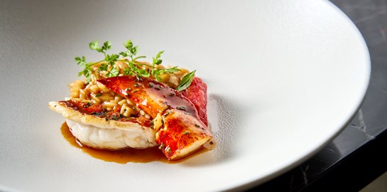 Η Galazia Hytra στρώνει και πάλι τραπέζι στην Πάρο