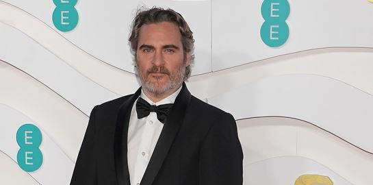 Στο κόκκινο χαλί των BAFTAs 2020