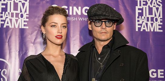 Στη δημοσιότητα τα sms που καίνε τον Johnny Depp