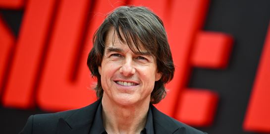 O Tom Cruise τρώει ποπ κορν και το ίντερνετ παραληρεί