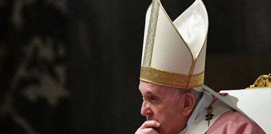 Μία ωρολογιακή βόμβα στα χέρια του Πάπα