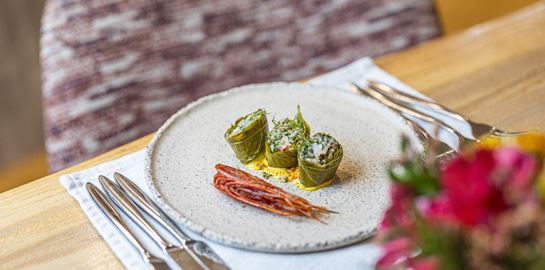 Symposio at Ark: Το Kaliya έφερε τον αέρα της Καλντέρας στη Γλυφάδα