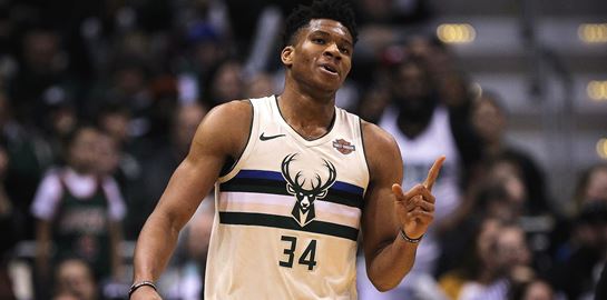 Ο κόσμος ανήκει στον Γιάννη Αντετοκούνμπο