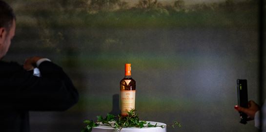 Όταν η φύση συναντά την αισθητική και το κορυφαίο σκωτσέζικο ουίσκι