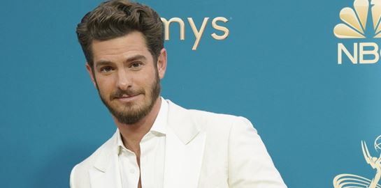 Μετά τη Julia Roberts, (μάλλον) και ο Andrew Garfield στο After the Hunt