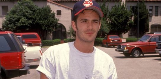 Τα 5 βασικά T-shirts του καλοκαιριού