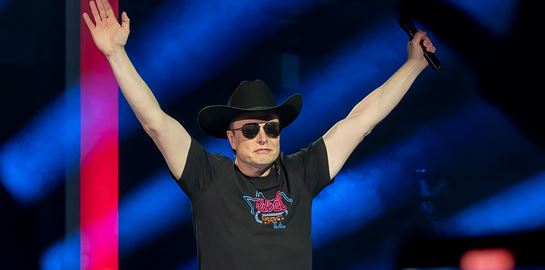 Κάτι παίζει με τον Elon Musk, την Tesla και το Twitter