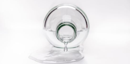 Τα σημάδια που δείχνουν ότι δεν πίνεις αρκετό νερό