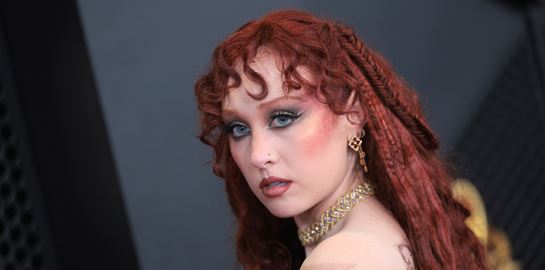 Όλοι μιλούν για την topless εμφάνιση της Chappell Roan στα Grammys 2026