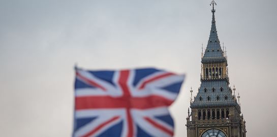 Σαν να μην έφτανε ο κορονοϊός, η Βρετανία ρισκάρει με ένα Brexit άνευ συμφωνίας