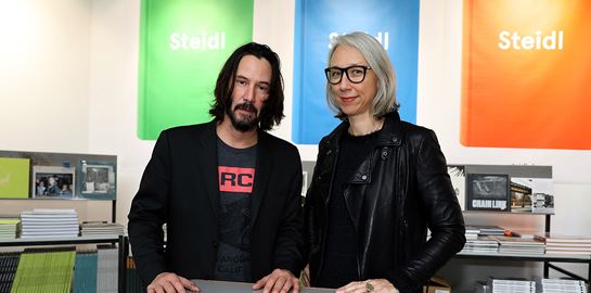 Ο Keanu Reeves κάνει business