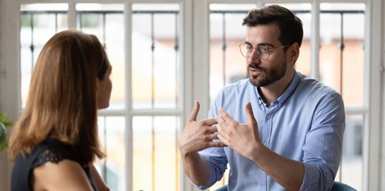 Αυτά είναι τα τρία μυστικά του καλού συνομιλητή