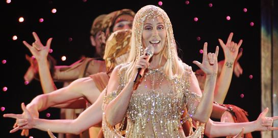 Cher: Η θεά της pop που κατέκτησε το Χόλιγουντ