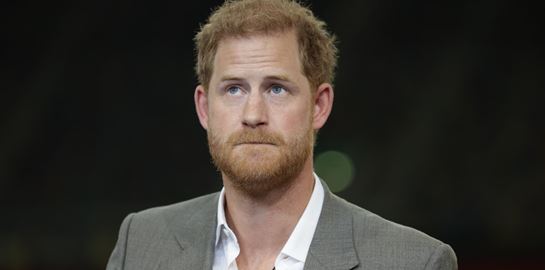 Το παλάτι θέλει να ξεφορτωθεί τον πρίγκιπα Harry