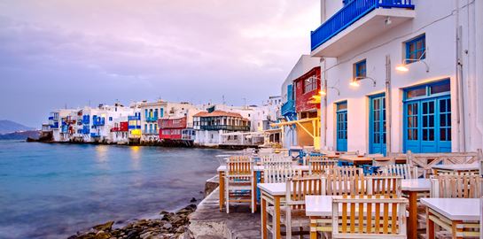 Σε άλλα νέα, η Μύκονος ανοίγει και πάλι τη Δευτέρα