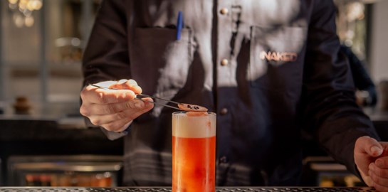 Το Naked Ath. μας ξαναβγάζει στην πλατεία Αγίας Ειρήνης