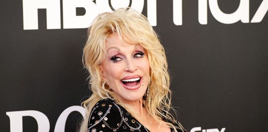 Dolly Parton, τι κάνεις στο TikTok;