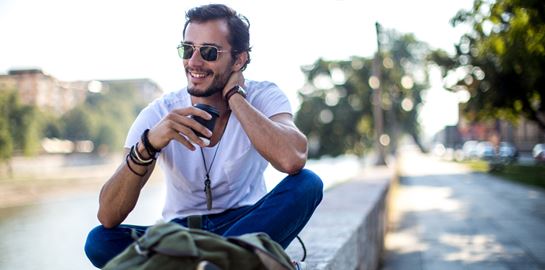 Τα καλοκαιρινά κομμάτια που παντρεύουν την άνεση με το στυλ