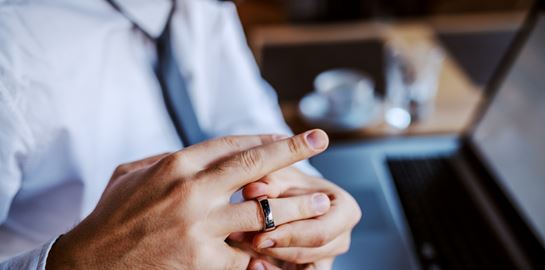 Γιατί οι 45αρηδες είναι πιο άπιστοι από ποτέ