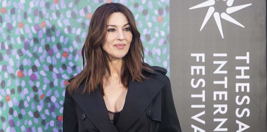 Η Monica Bellucci προτιμά να μένει στις σκιές